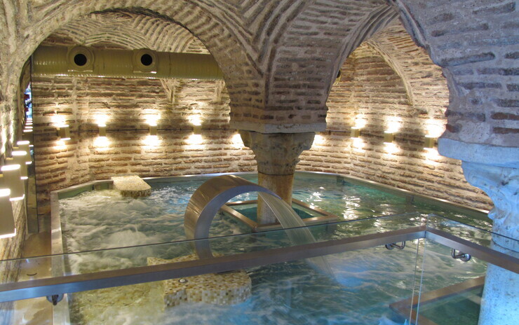 Istanbul: Historical Inns and Baths of Istanbul “Old City”